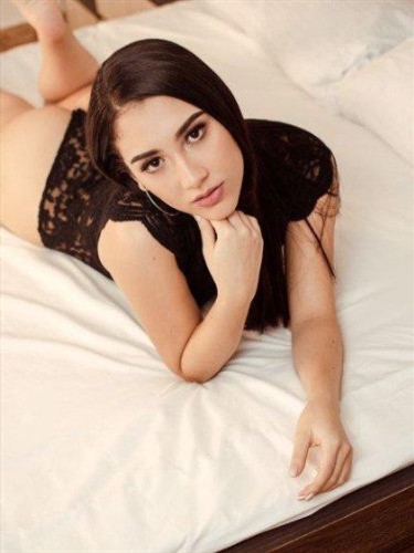 Escort Madeleine Sophie,Braga a level girlfriend experience Ukrainian kissing