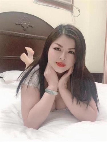 Beautiful big tits escort Quyenh Melun